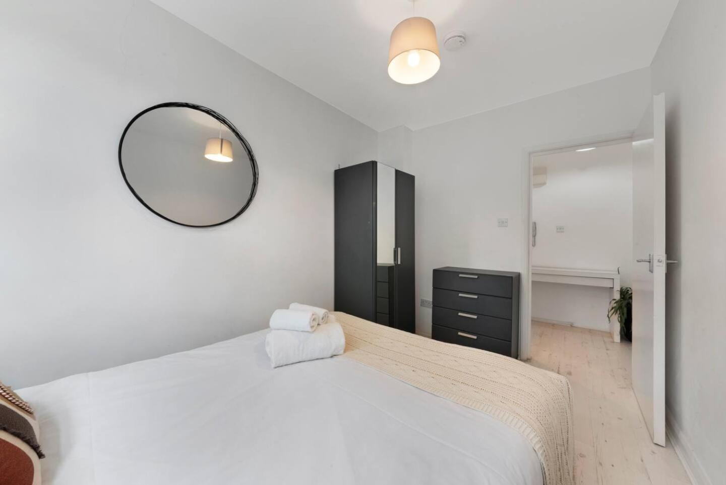 2 Bed Apartment- Finsbury Park Station B Лондон Екстер'єр фото
