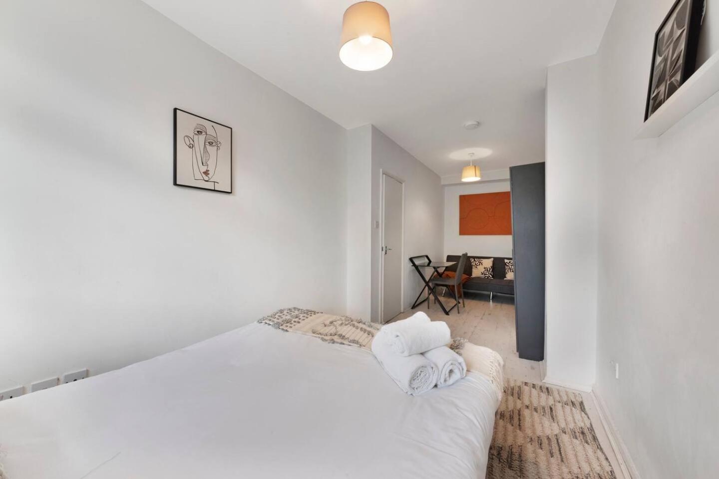2 Bed Apartment- Finsbury Park Station B Лондон Екстер'єр фото