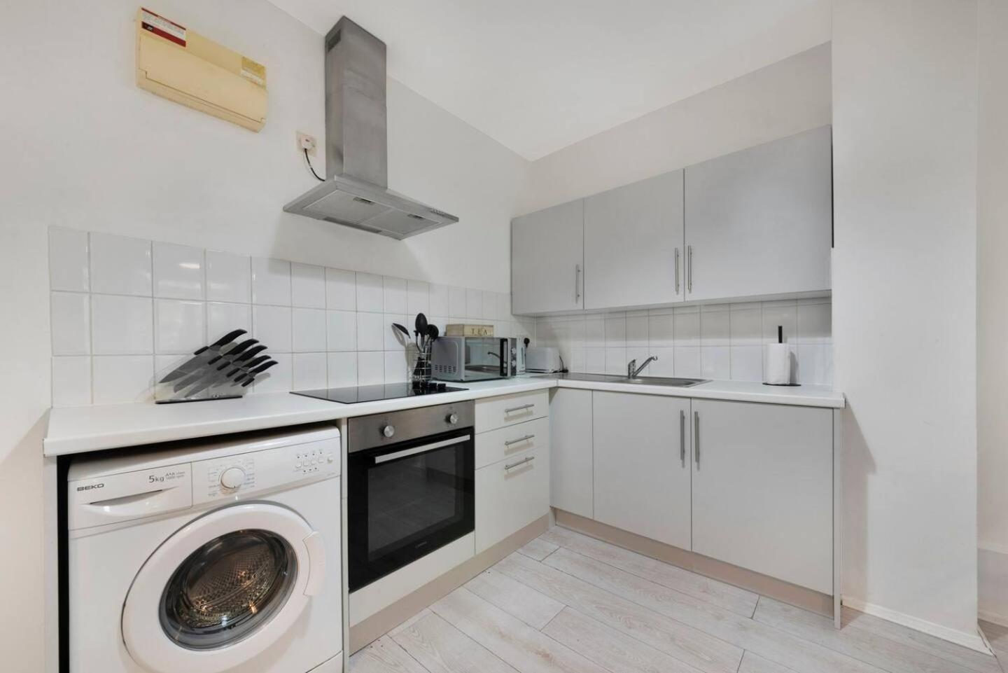 2 Bed Apartment- Finsbury Park Station B Лондон Екстер'єр фото